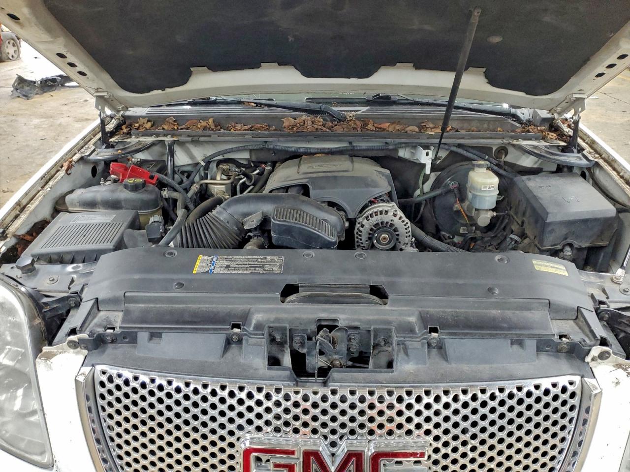 2011 GMC Yukon Xl Denali VIN: 1GKS2MEF5BR107023 Lot: 96670335