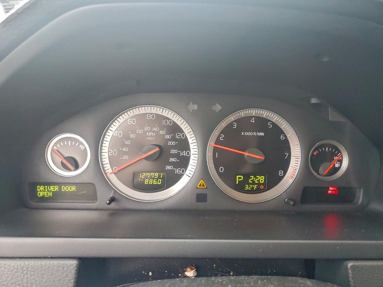 2011 Volvo Xc90 3.2 VIN: YV4952CZ0B1592993 Lot: 94681125