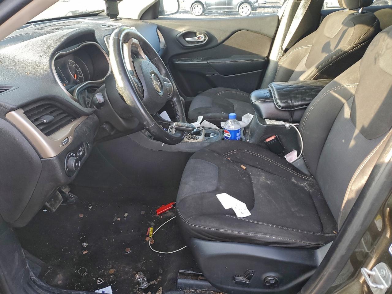 2015 Jeep Cherokee Latitude VIN: 1C4PJMCB3FW502555 Lot: 97492575