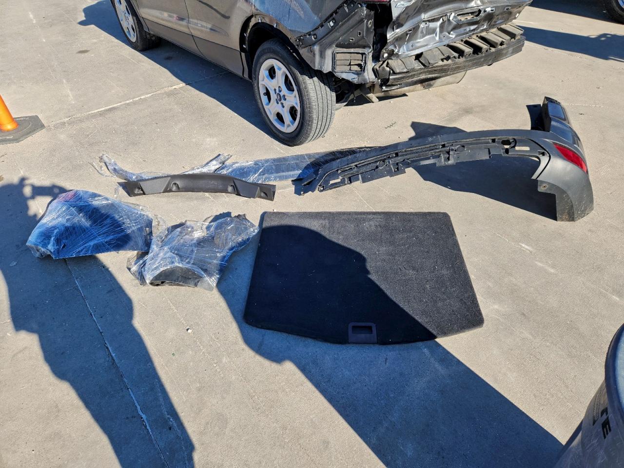 2017 Ford Escape S VIN: 1FMCU0F7XHUC00700 Lot: 95871615