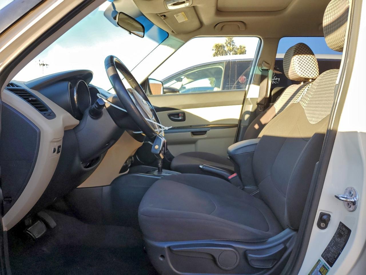 2010 Kia Soul + VIN: KNDJT2A27A7159419 Lot: 96546425