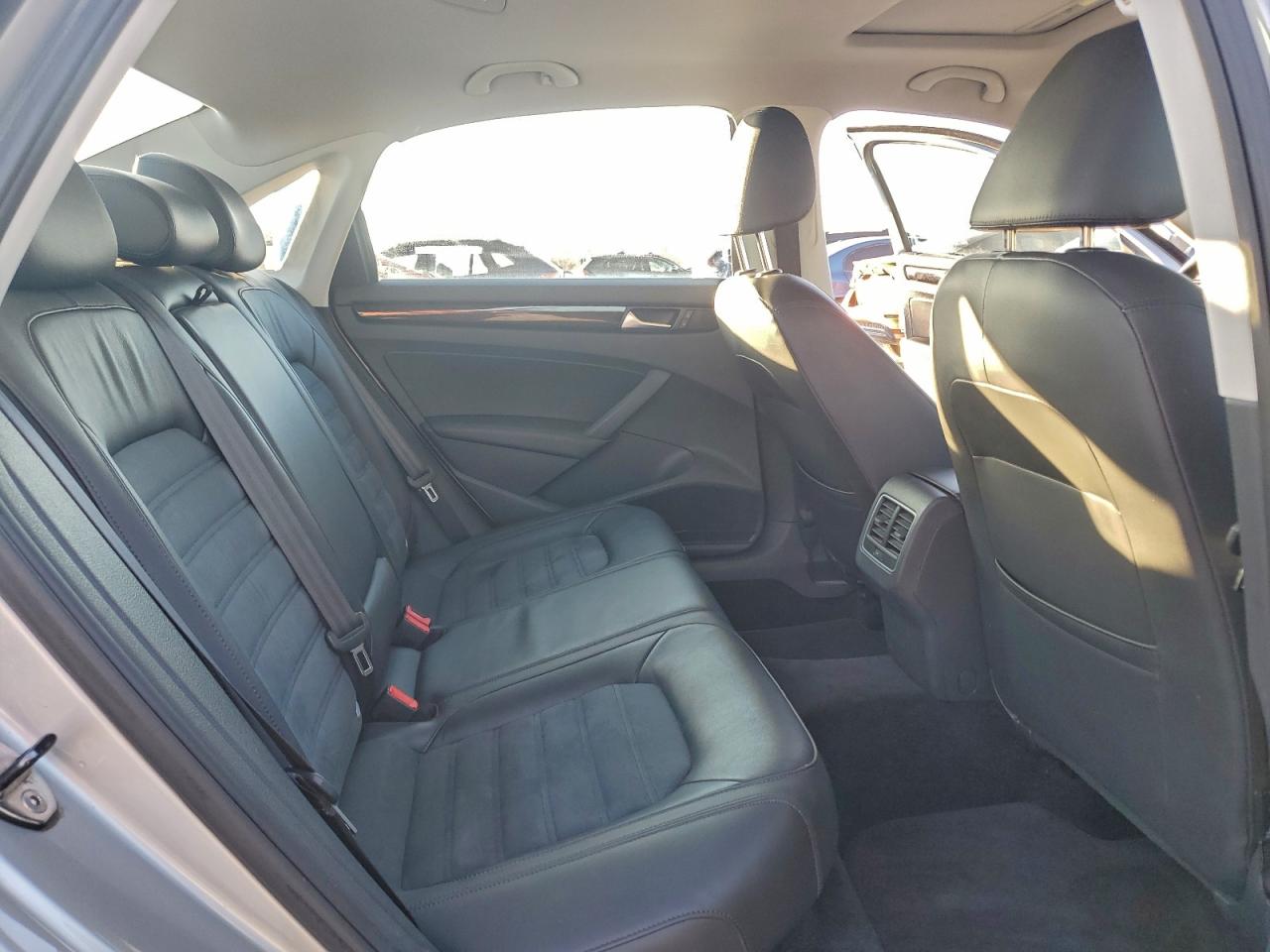 2014 Volkswagen Passat Sel VIN: 1VWCN7A3XEC092723 Lot: 95011775