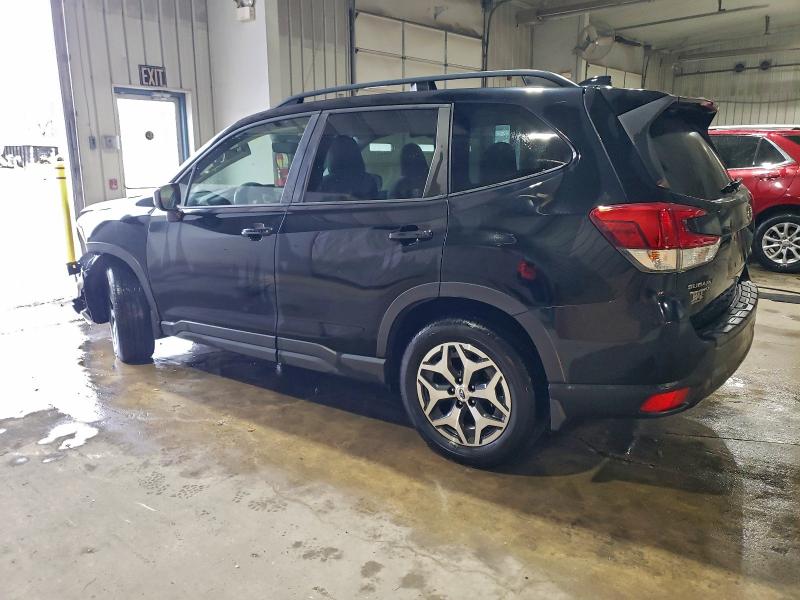  SUBARU FORESTER 2021 Черный