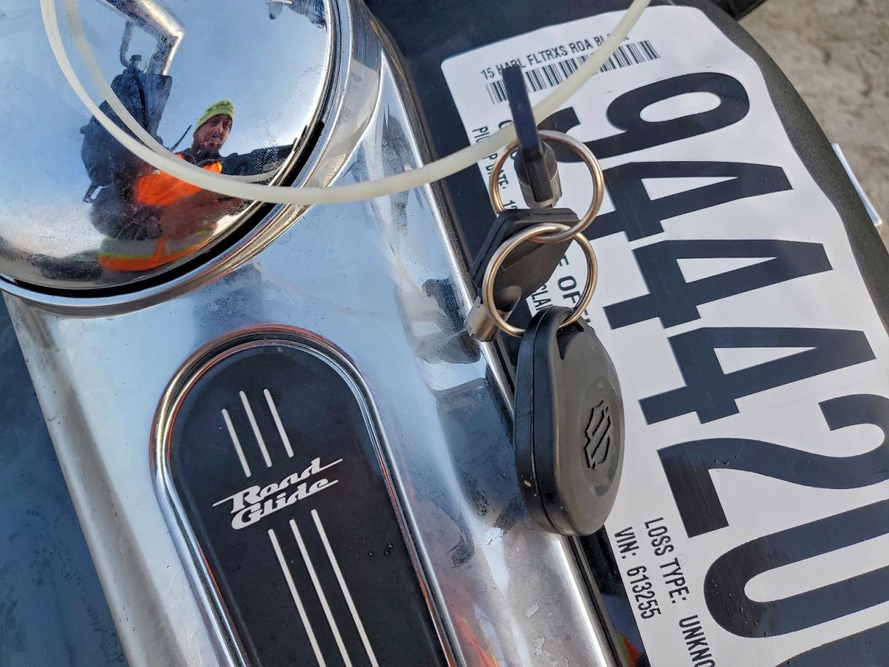 2015 Harley-Davidson Fltrxs Road Glide Special VIN: 1HD1KTM18FB613255 Lot: 94442065