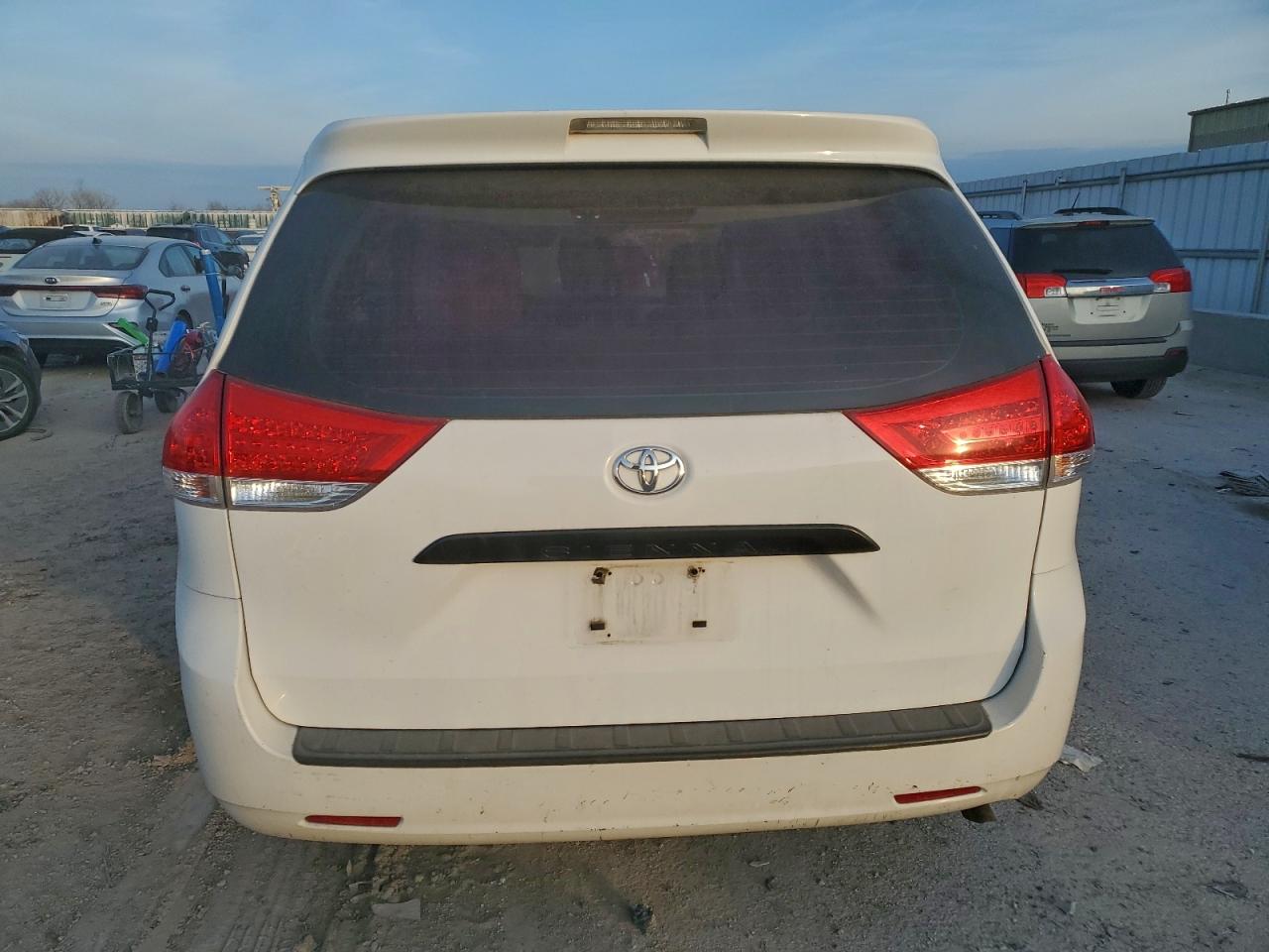 2014 Toyota Sienna VIN: 5TDZK3DC6ES448576 Lot: 97147985