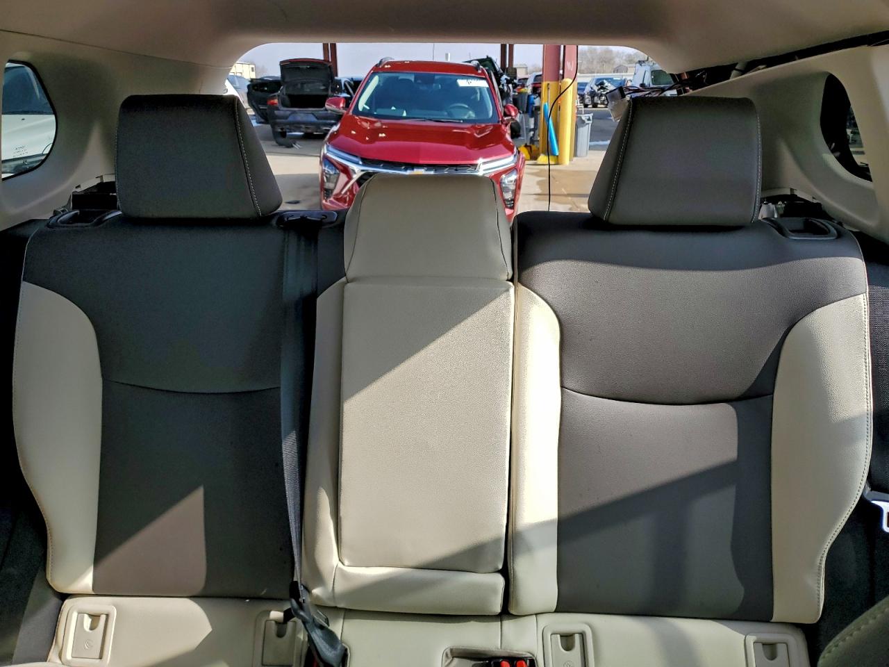 2024 Toyota Corolla Cross Xle VIN: 7MUDAABG1RV084070 Lot: 93989135