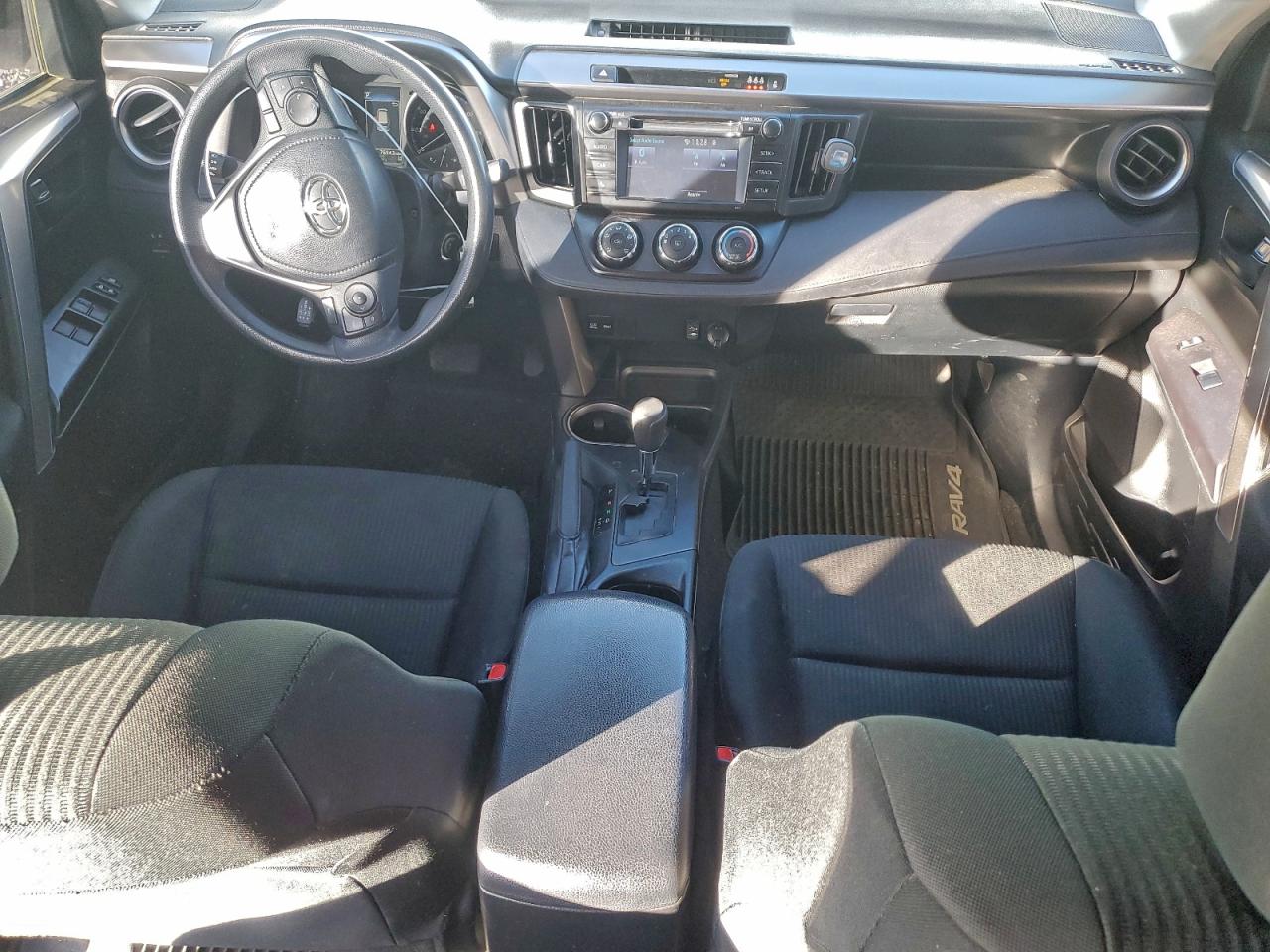 2018 Toyota Rav4 Le VIN: JTMBFREV6JJ240939 Lot: 96169965