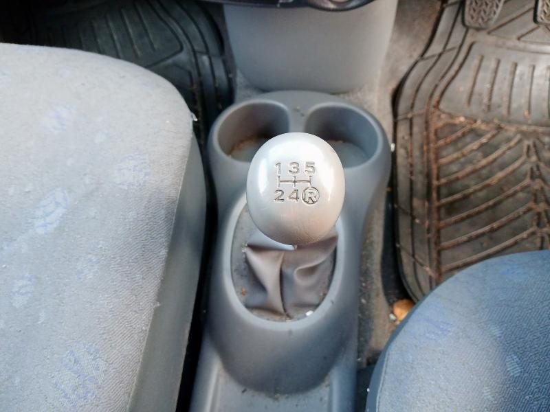 2002 TOYOTA YARIS GS 