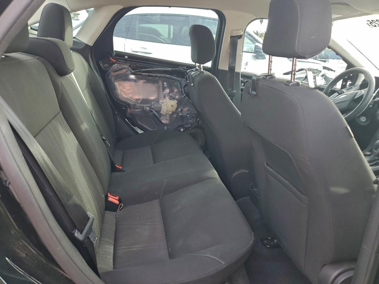 2018 Ford Focus Se VIN: 1FADP3F25JL245678 Lot: 94336325