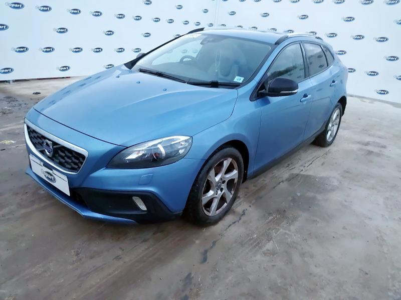 2015 VOLVO V40 D2 CROSS COUNTRY LUX 5DR POWERSHIFT for sale at Copart COLCHESTER