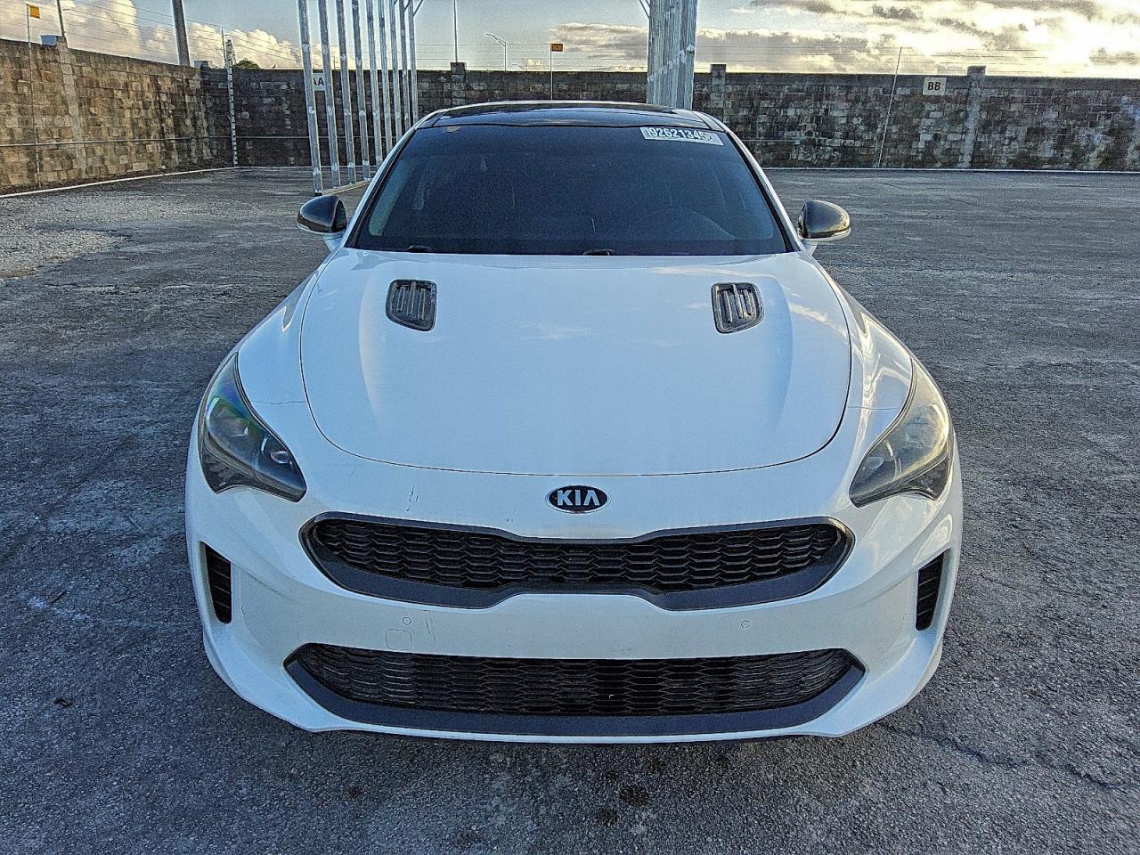 2018 Kia Stinger Premium VIN: KNAE25LA7J6013048 Lot: 92621345