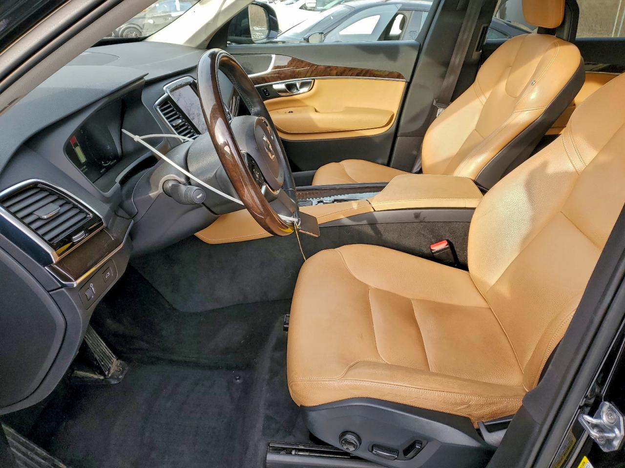 2016 Volvo Xc90 T6 VIN: YV4A22PK0G1075655 Lot: 95979195