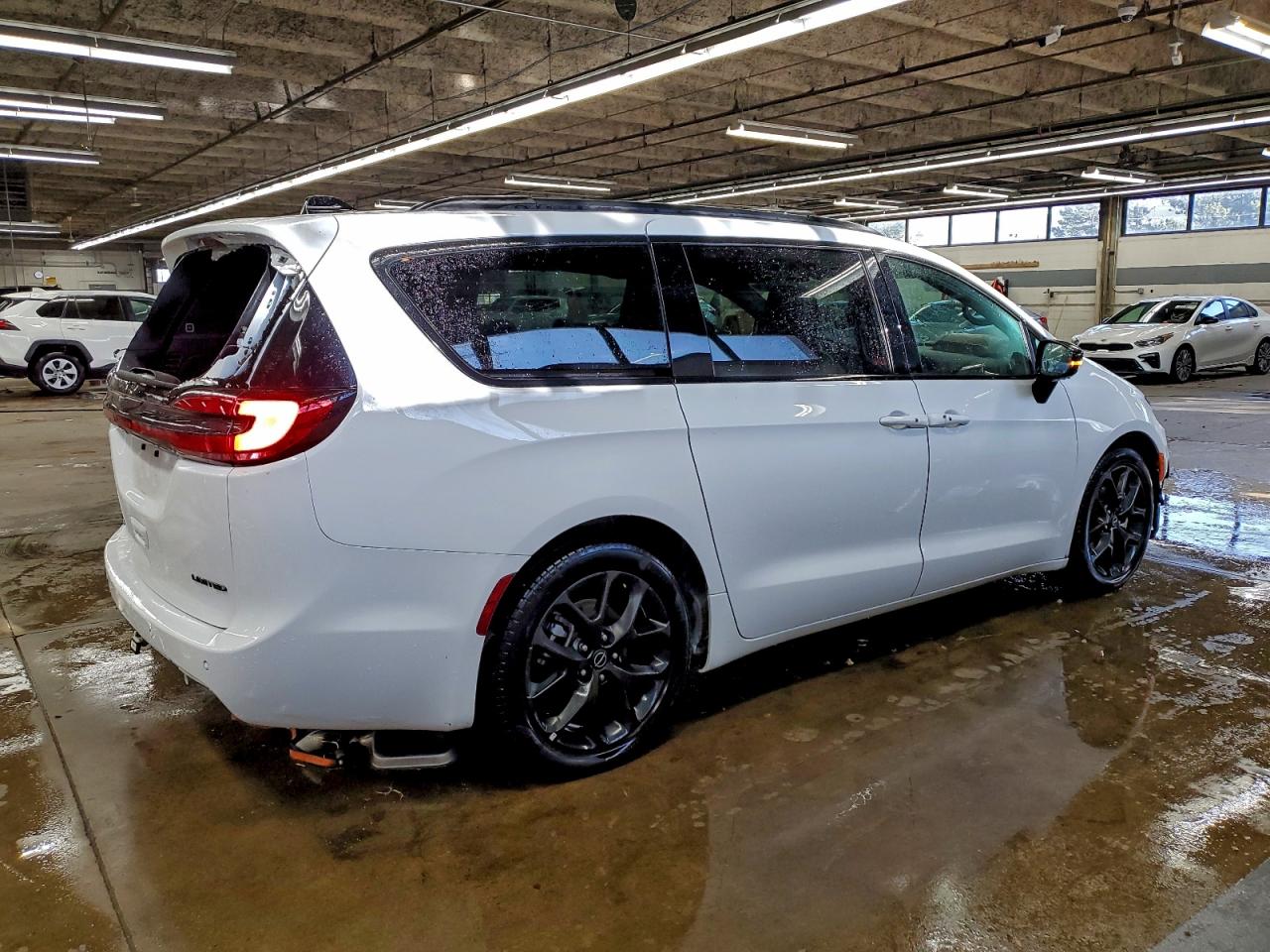 2025 Chrysler Pacifica Limited VIN: 2C4RC1GG7SR544303 Lot: 96374275