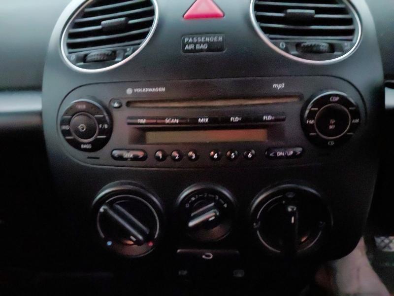 2009 VOLKSWAGEN BEETLE 1.6 LUNA 3DR