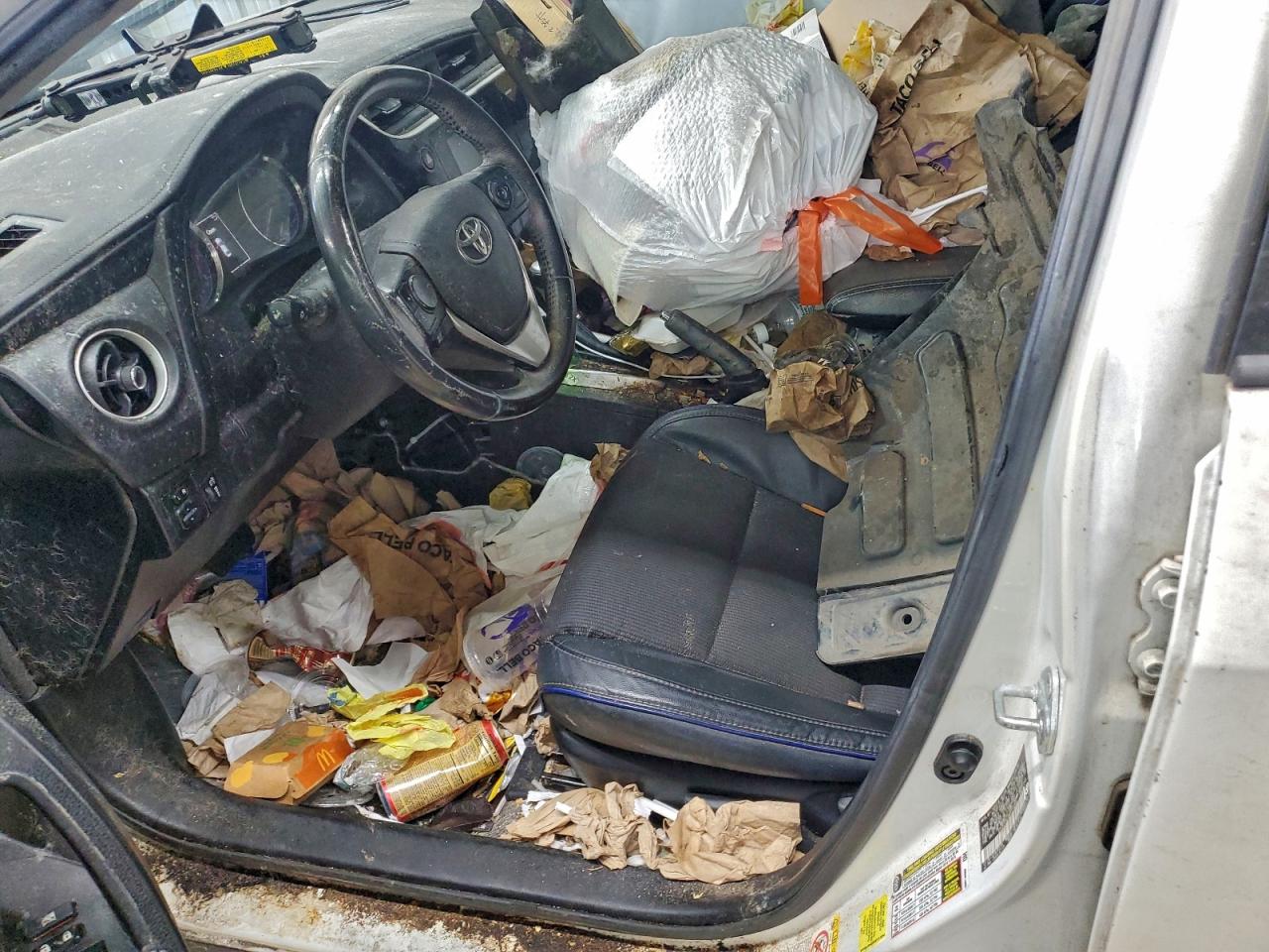 2017 Toyota Corolla L VIN: 5YFBURHE0HP711054 Lot: 94313945