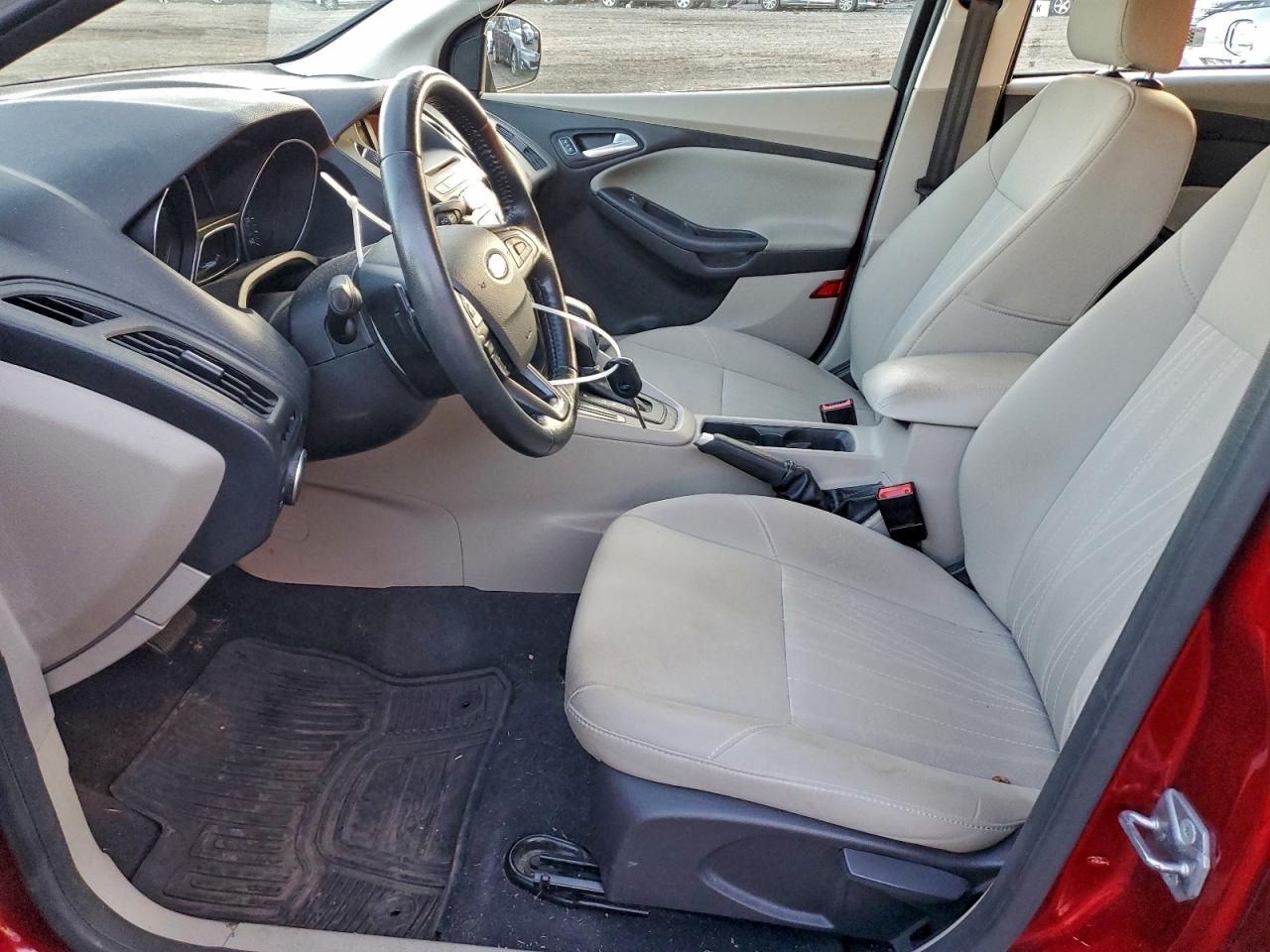 2016 Ford Focus Se VIN: 1FADP3K23GL401165 Lot: 93934705