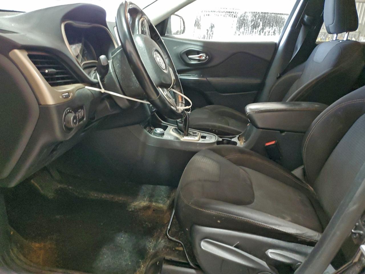 2016 Jeep Cherokee Latitude VIN: 1C4PJMCB8GW109202 Lot: 96310305