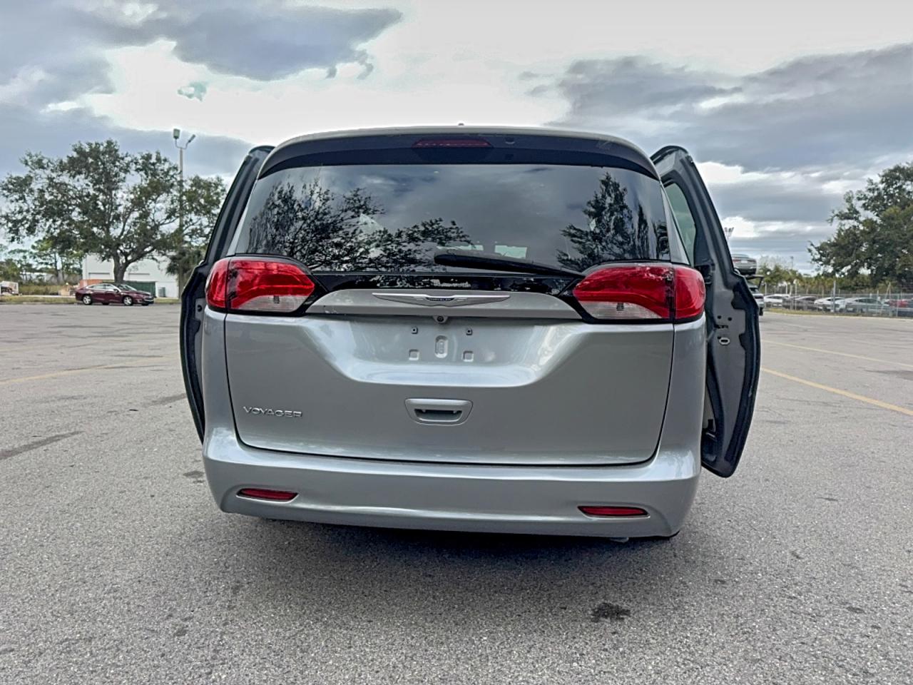 2021 Chrysler Voyager Lxi VIN: 2C4RC1DG4MR506230 Lot: 97418605