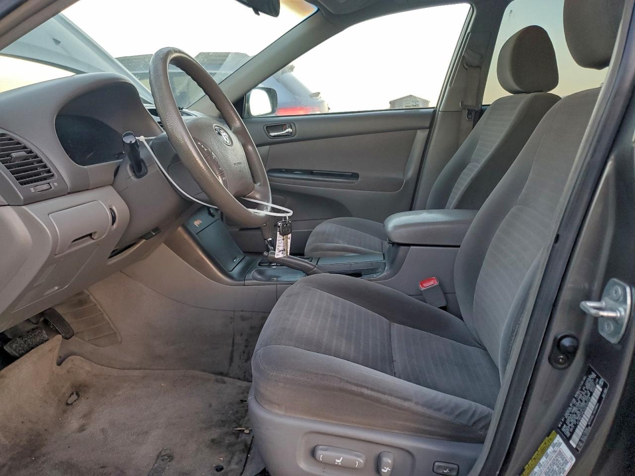 2005 Toyota Camry Le VIN: 4T1BE32K35U505729 Lot: 94854045