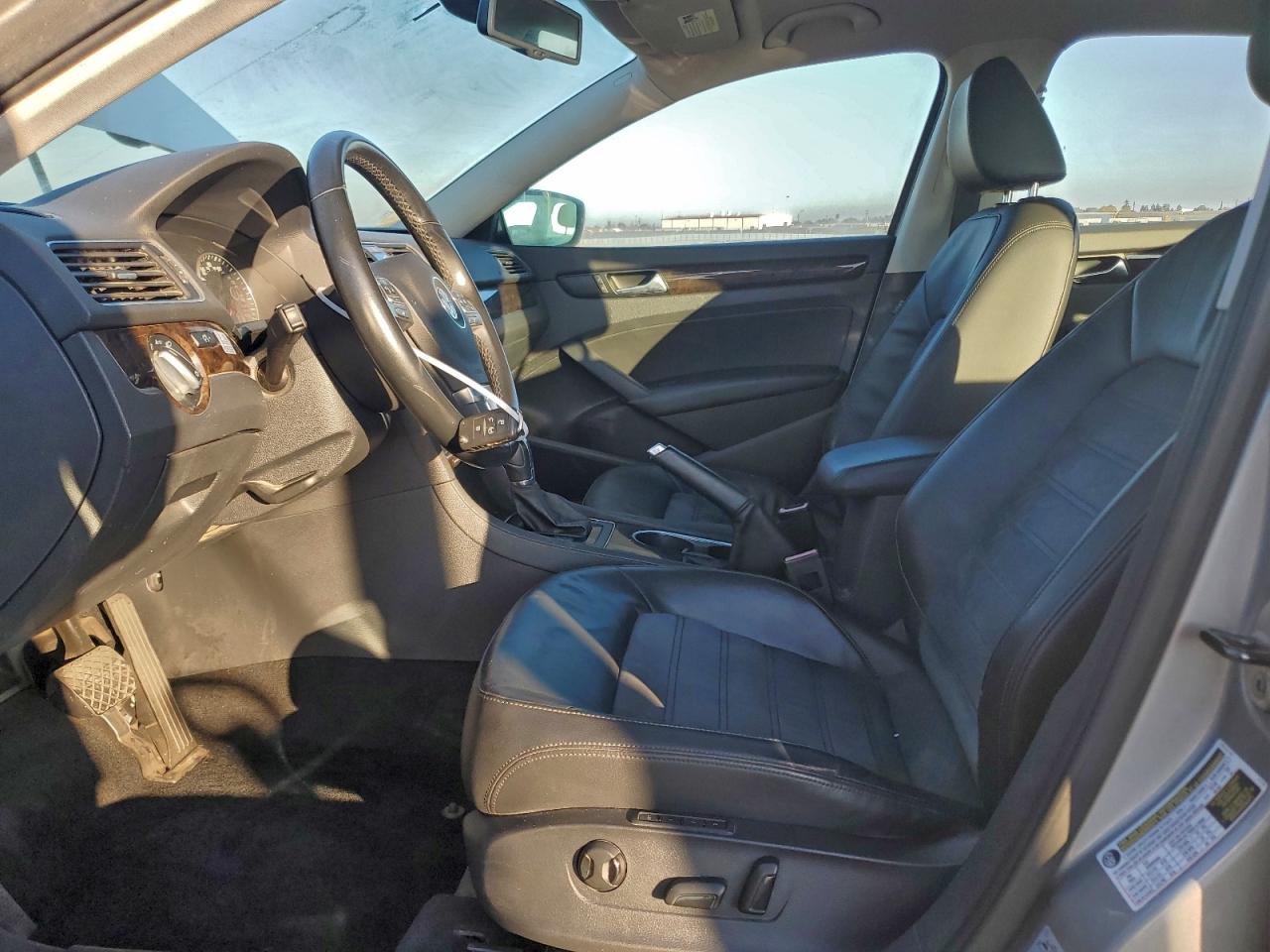 2014 Volkswagen Passat Sel VIN: 1VWCN7A3XEC092723 Lot: 95011775