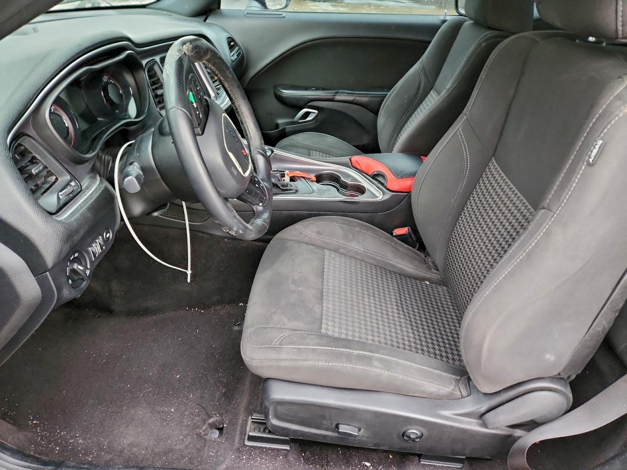 2018 Dodge Challenger Sxt VIN: 2C3CDZAG5JH153136 Lot: 95111865