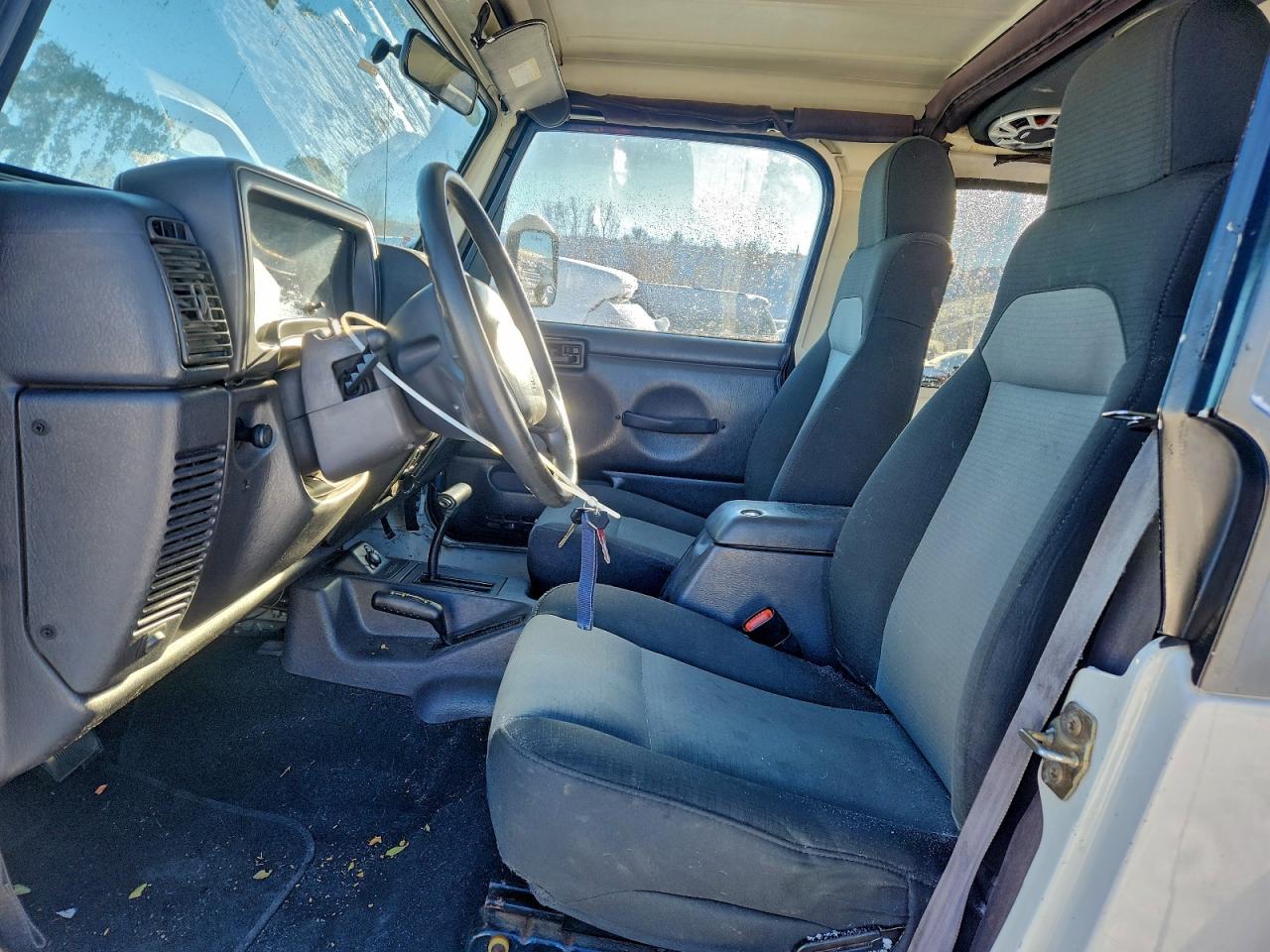 1999 Jeep Wrangler / Tj Sport VIN: 1J4FY19S4XP496655 Lot: 94254125