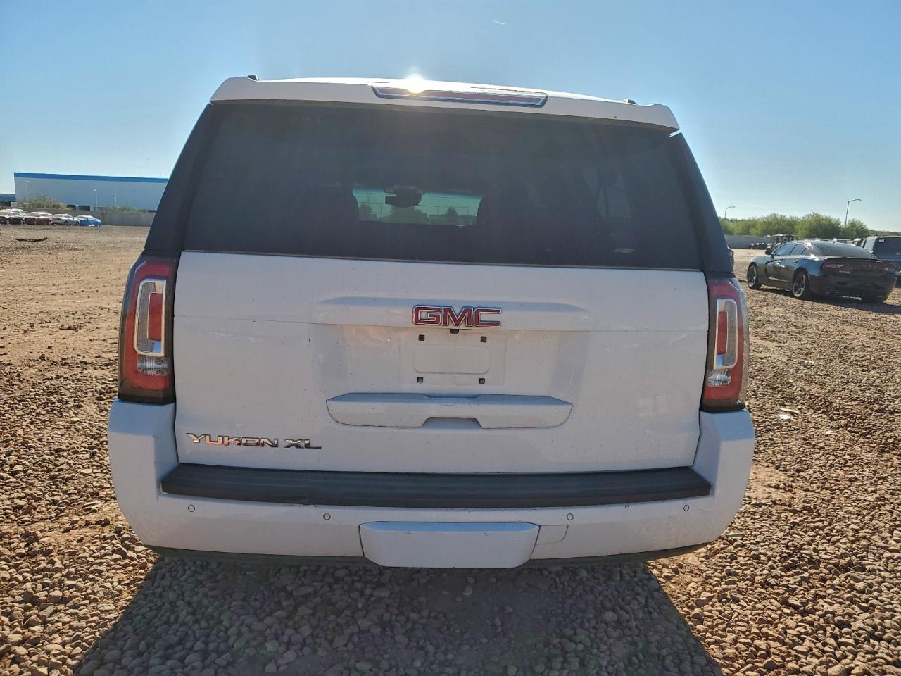 2015 GMC Yukon Xl K1500 Sle VIN: 1GKS2GKC2FR641856 Lot: 96993715