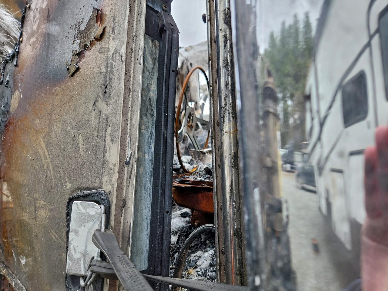 2007 Kenworth W900 Semi Truck VIN: 1XKWDB9X17R170792 Lot: 94043845