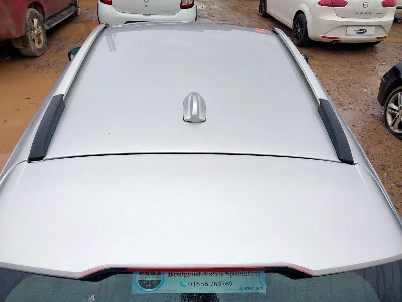 2013 VOLVO V40 D2 CROSS COUNTRY LUX 5DR