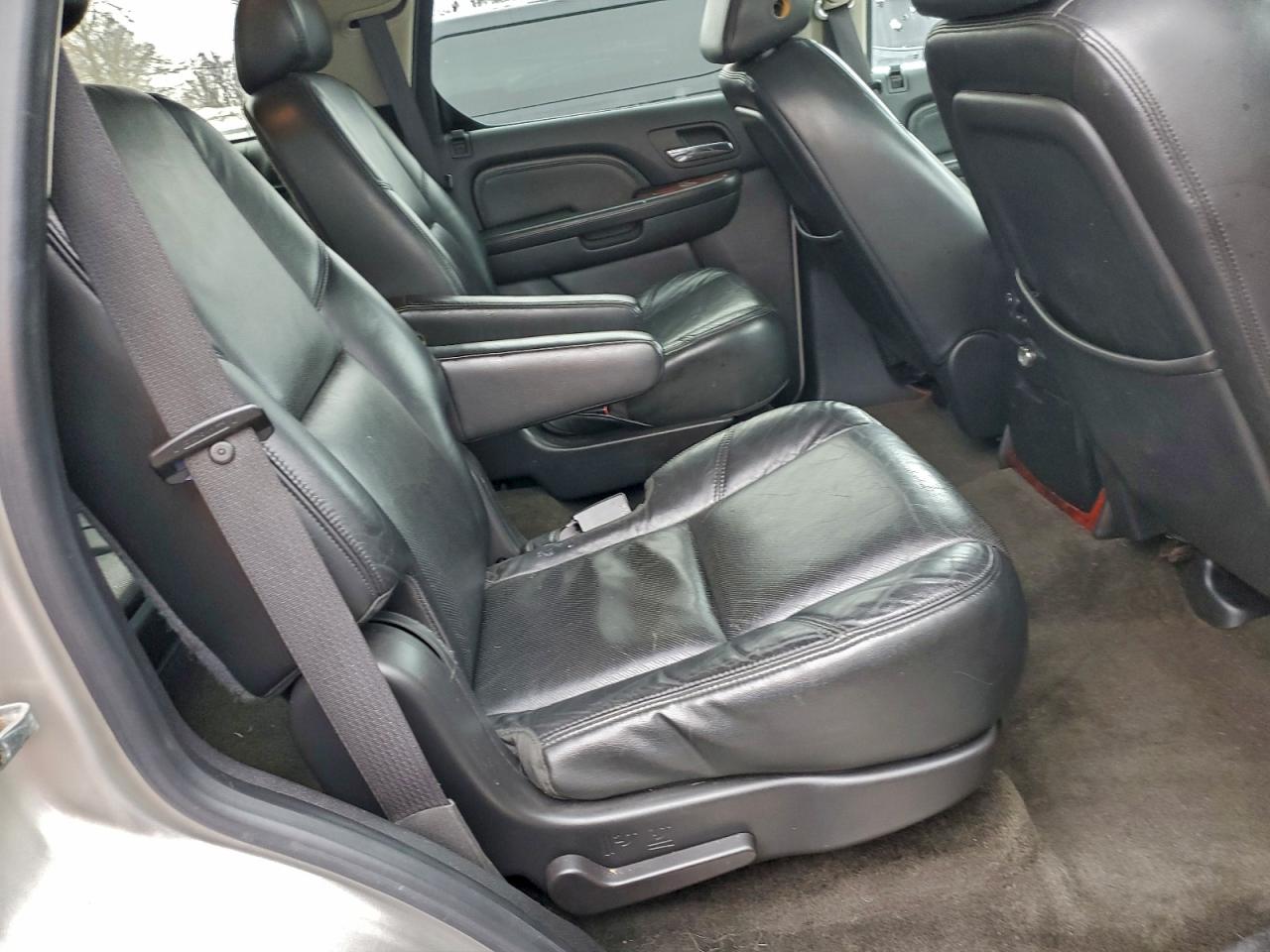 2008 Cadillac Escalade Luxury VIN: 1GYFK63818R115412 Lot: 95155845