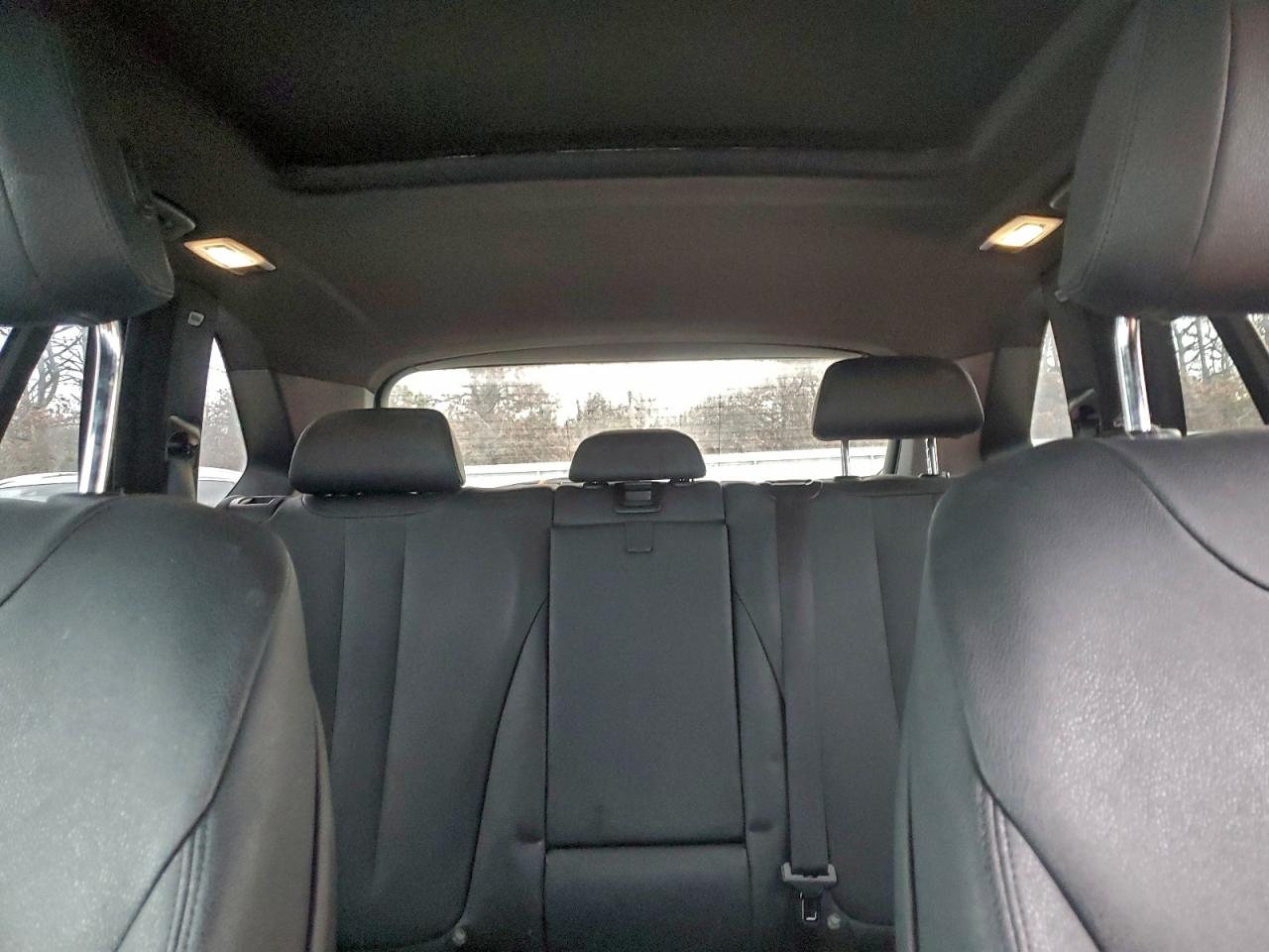 Фото: 5UXKR0C34H0V83073