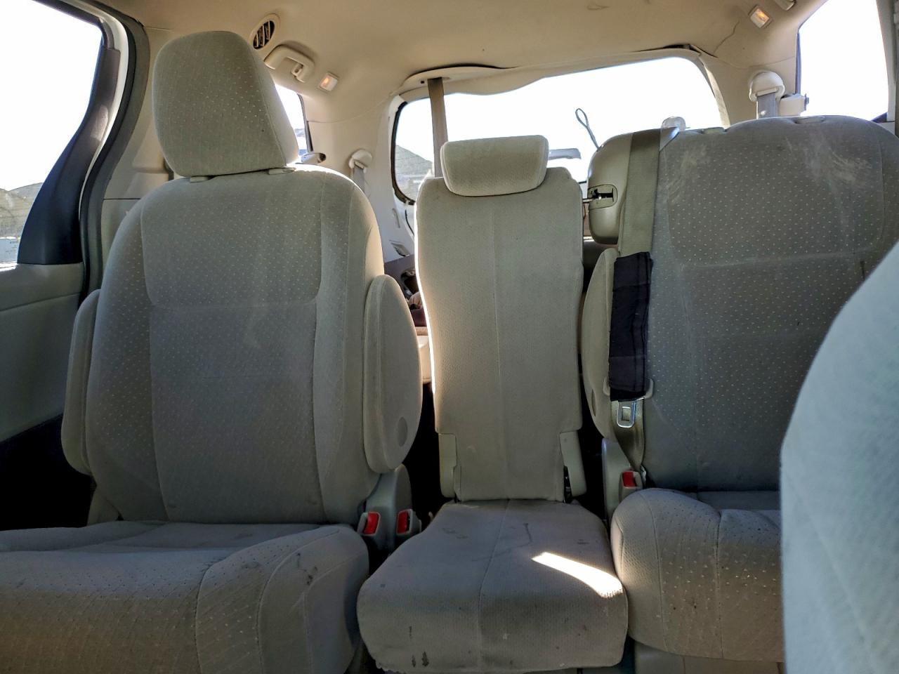 2015 Toyota Sienna Le VIN: 5TDKK3DC6FS543884 Lot: 94462025