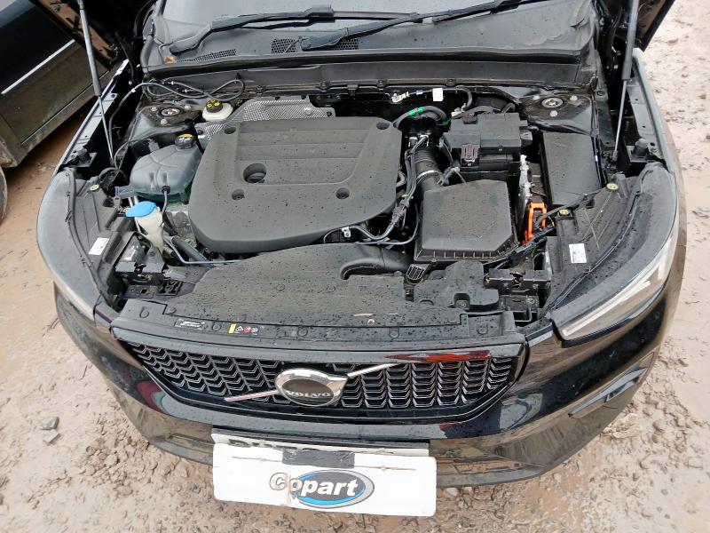 2022 VOLVO XC40 2.0 B3P PLUS DARK 5DR AUTO