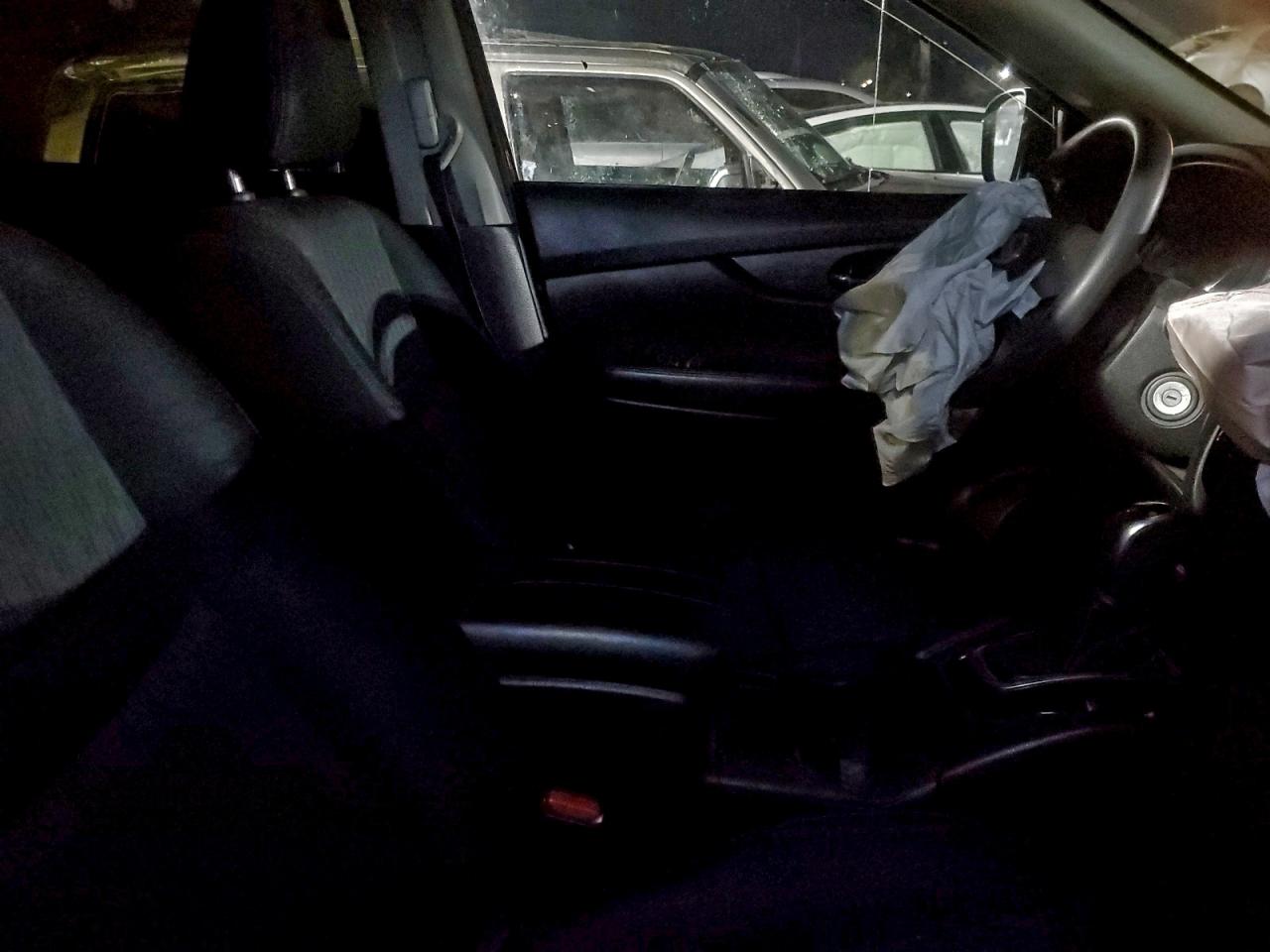 2017 Nissan Rogue S VIN: JN8AT2MT0HW138324 Lot: 97437135