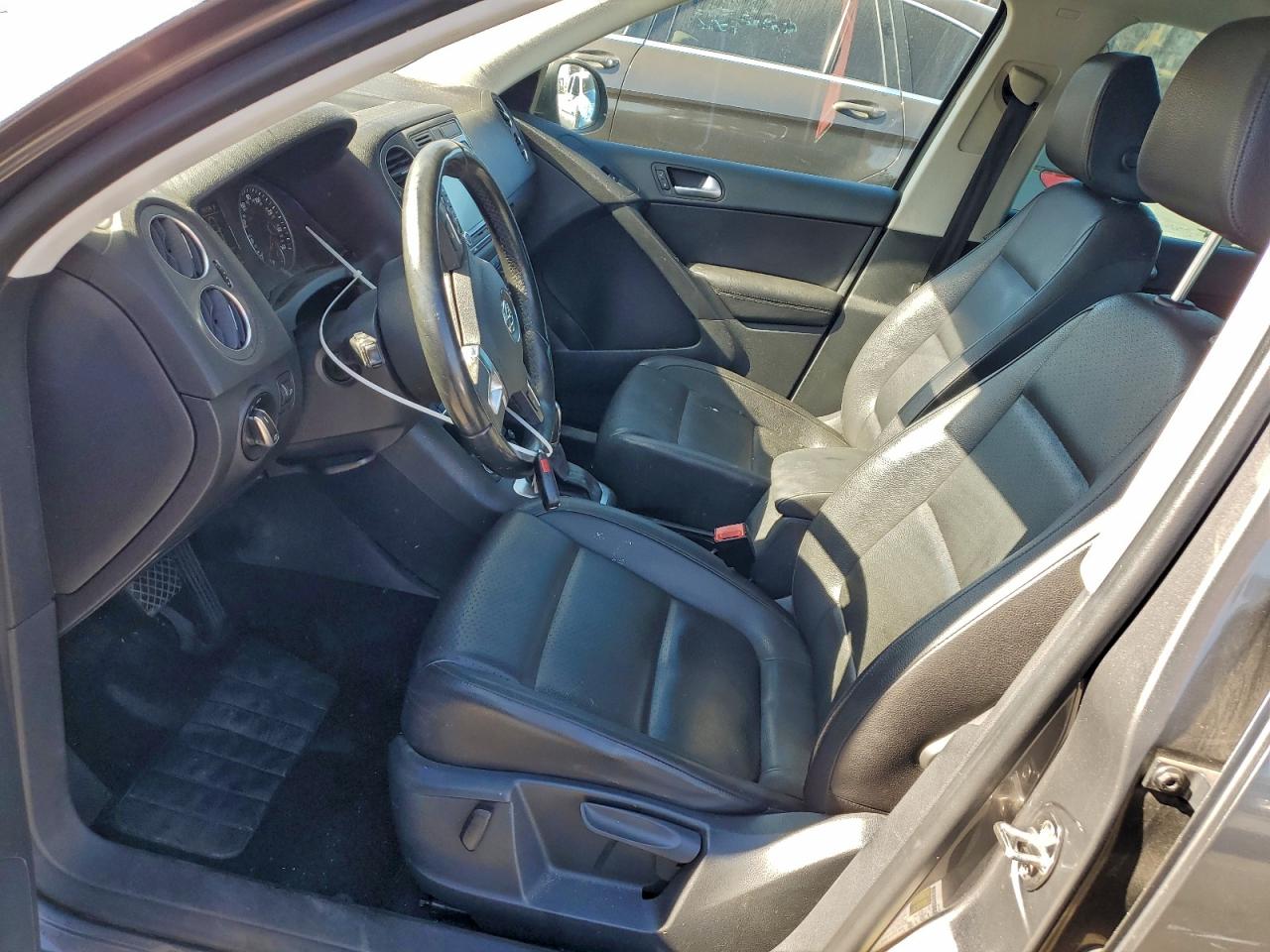 2014 Volkswagen Tiguan S VIN: WVGAV3AX8EW616418 Lot: 96223755