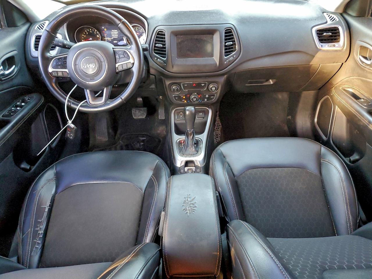 2018 Jeep Compass Latitude VIN: 3C4NJCBB1JT227463 Lot: 98142685