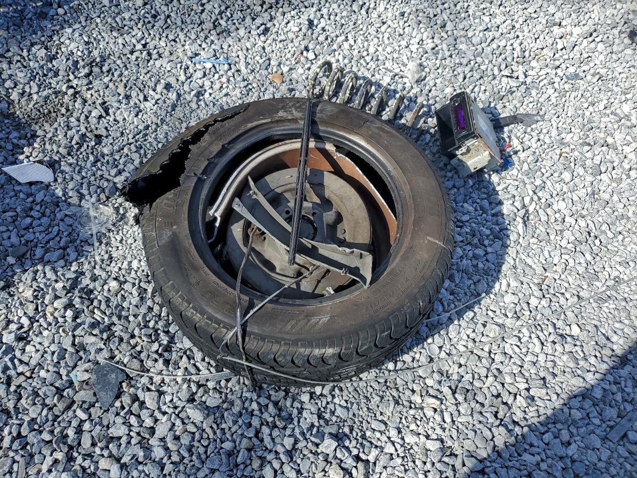 1998 Toyota Sienna Le VIN: 4T3ZF13CXWU066898 Lot: 95279375