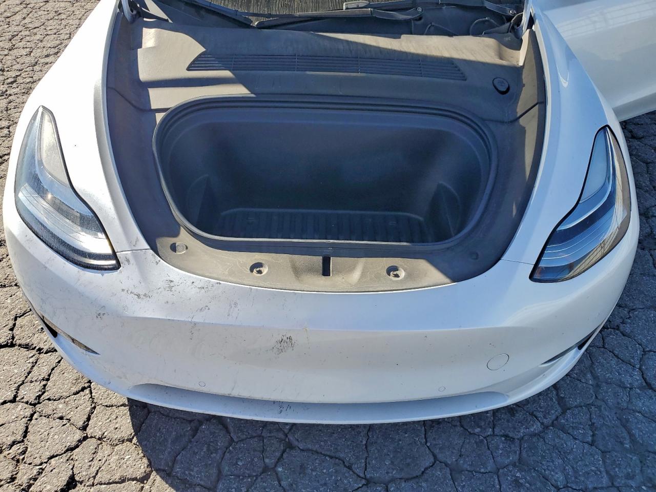 2021 Tesla Model Y VIN: 5YJYGAEE0MF270667 Lot: 94105725