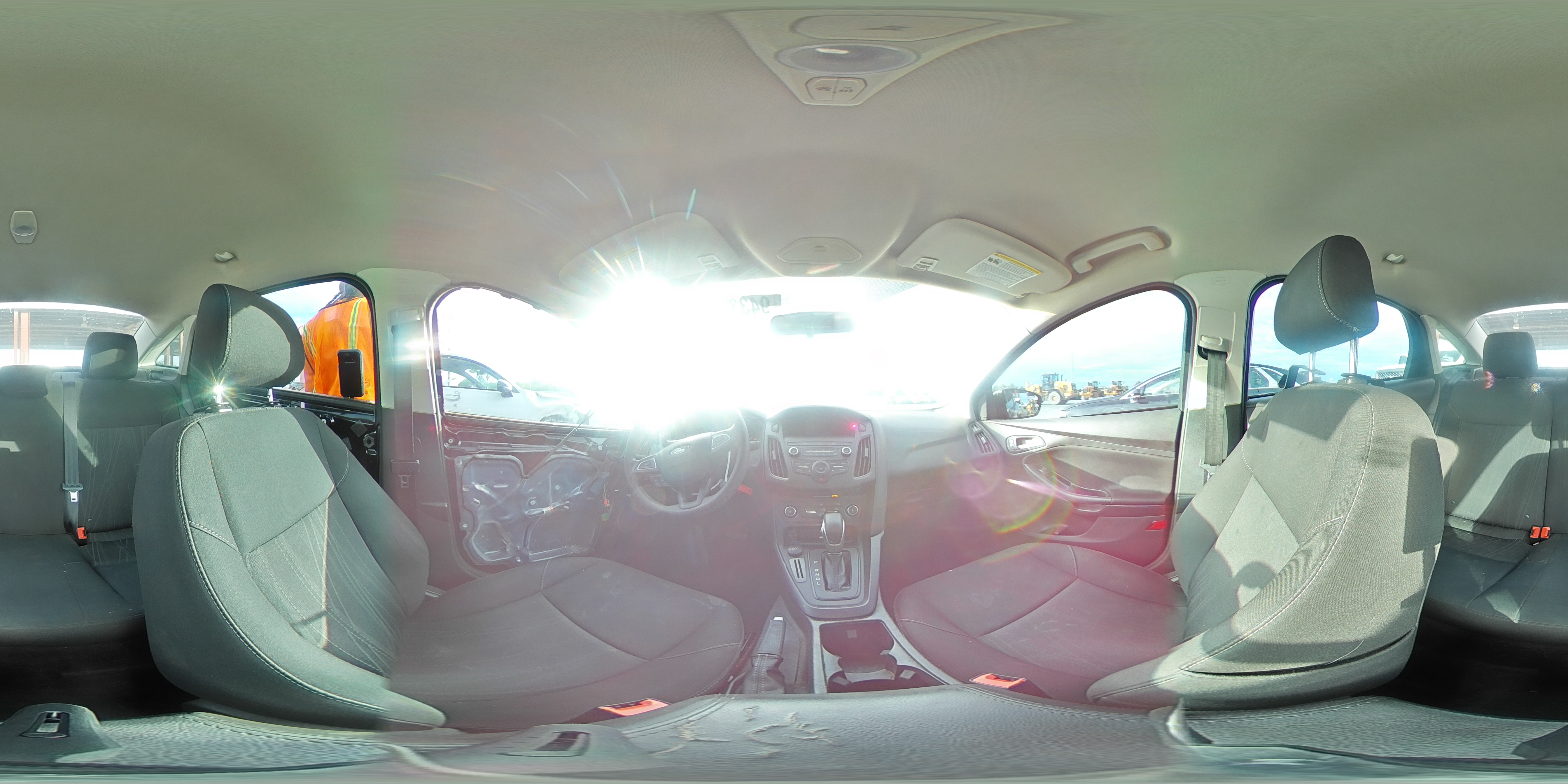 2018 Ford Focus Se VIN: 1FADP3F25JL245678 Lot: 94336325