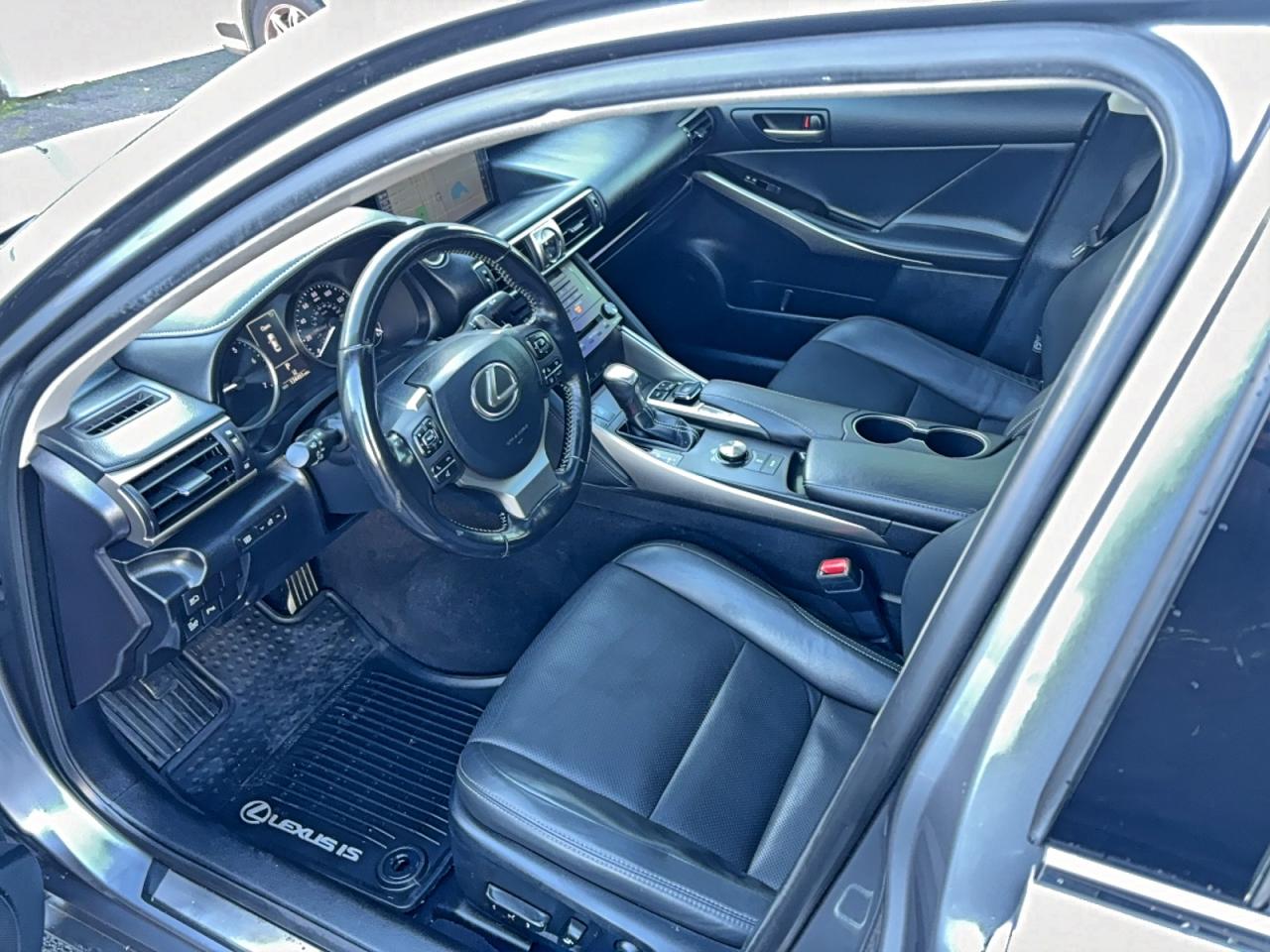 2017 Lexus Is 300 VIN: JTHCM1D2XH5014973 Lot: 98239575