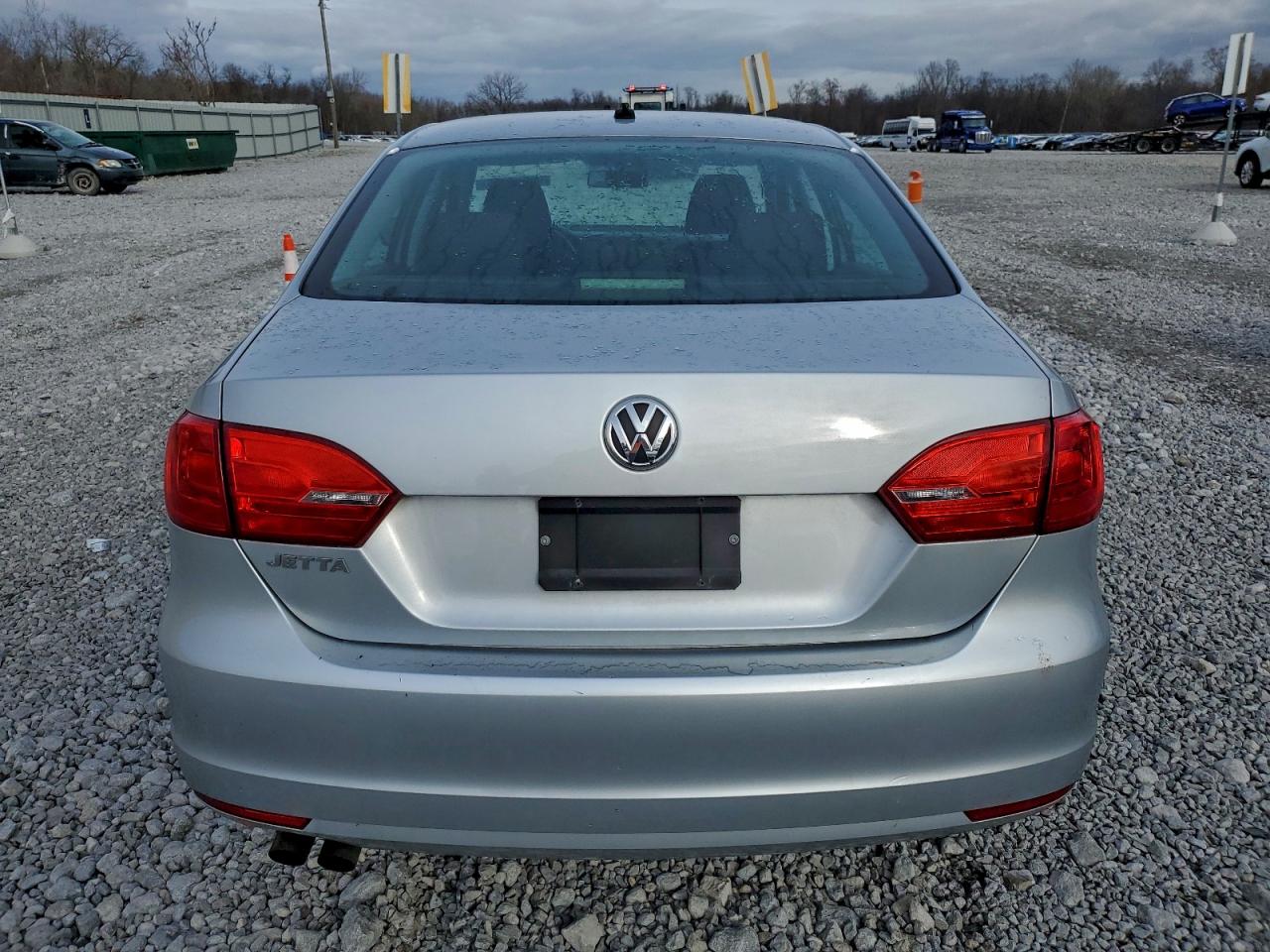 2013 Volkswagen Jetta Base VIN: 3VW2K7AJ7DM268997 Lot: 94911535