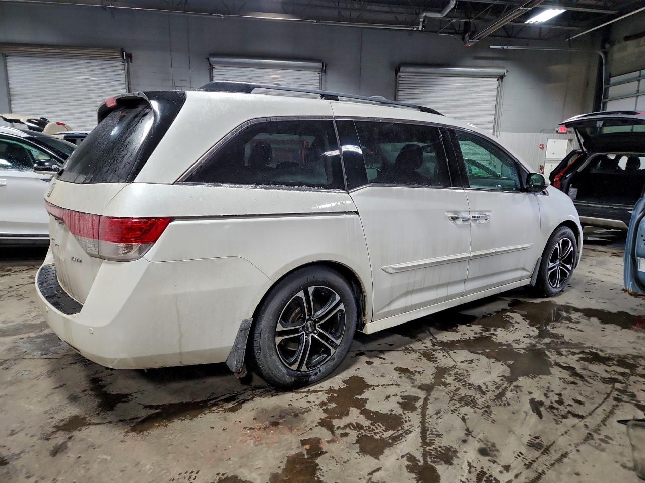 2014 Honda Odyssey Touring VIN: 5FNRL5H92EB006003 Lot: 97401035