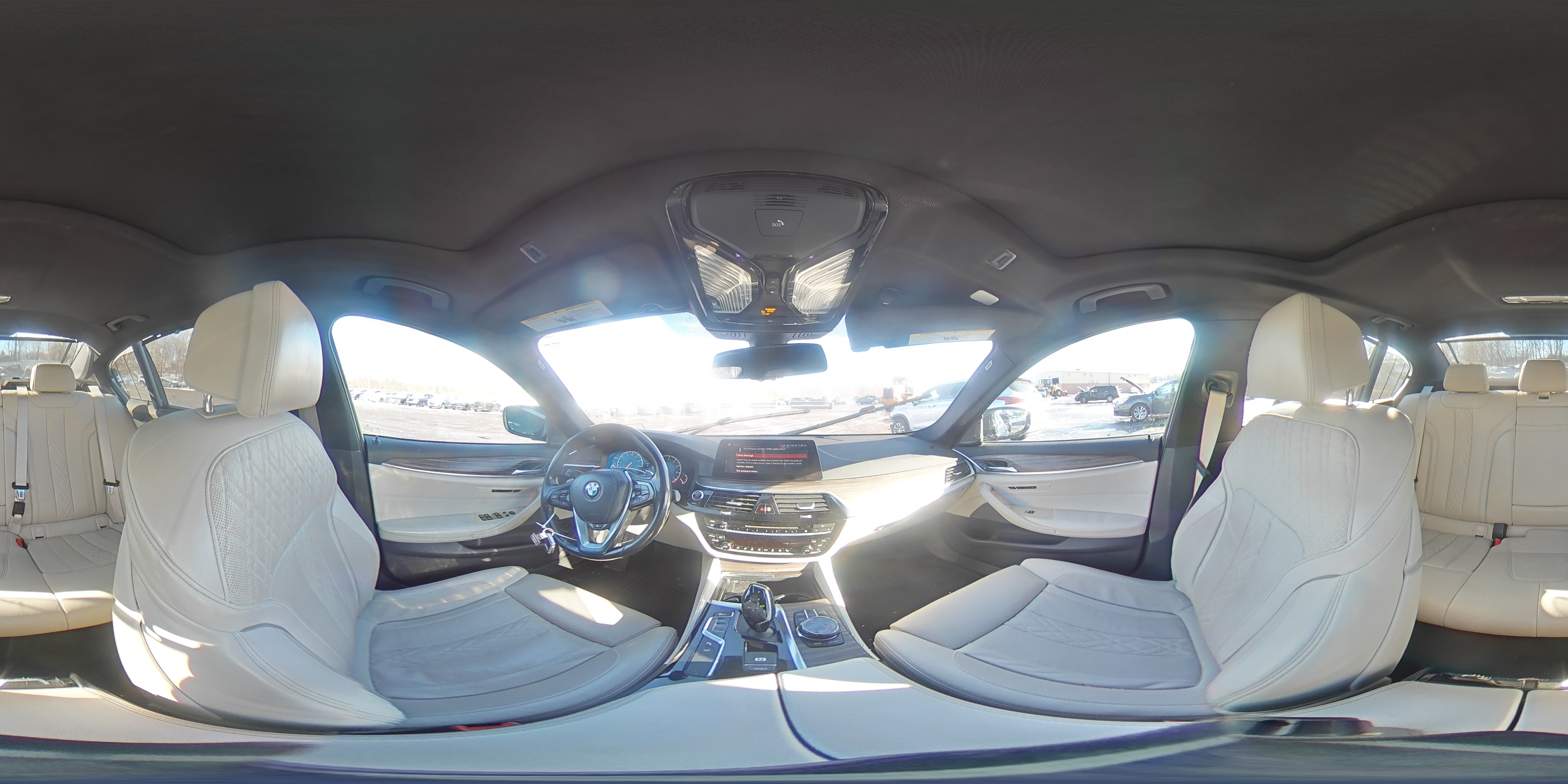 Фото: WBAJA7C50KWC78009