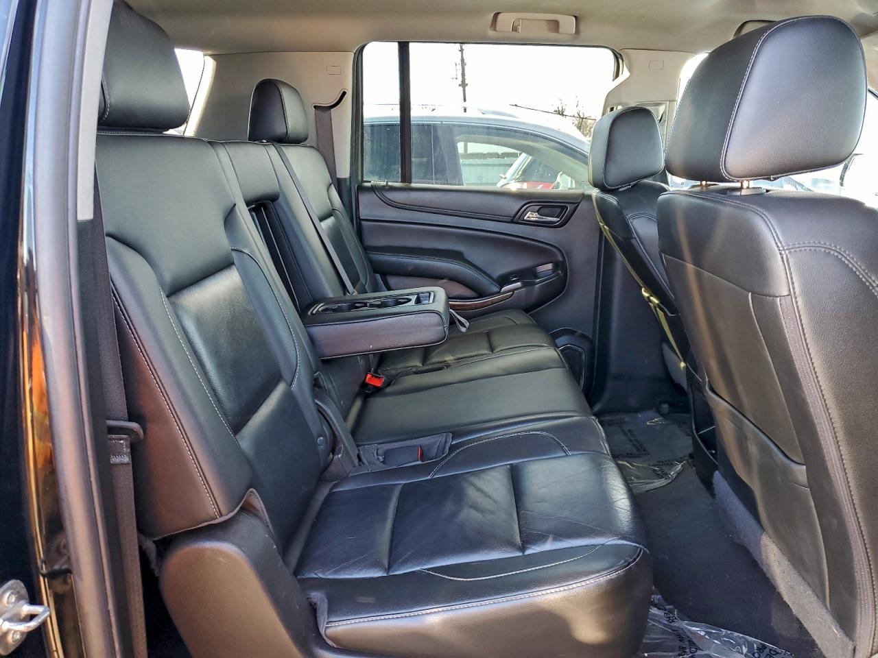 2019 Chevrolet Suburban K1500 Lt VIN: 1GNSKHKC2KR197302 Lot: 95329355