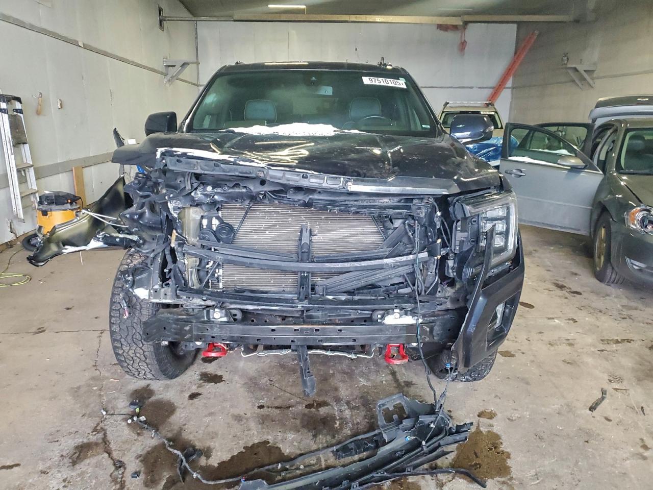 2021 GMC Yukon Xl K1500 At4 VIN: 1GKS2HKD1MR485420 Lot: 97510105