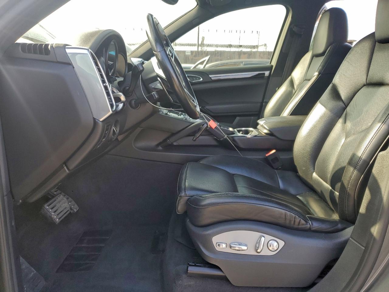 2016 Porsche Cayenne Se Hybrid VIN: WP1AE2A22GLA60032 Lot: 97136275