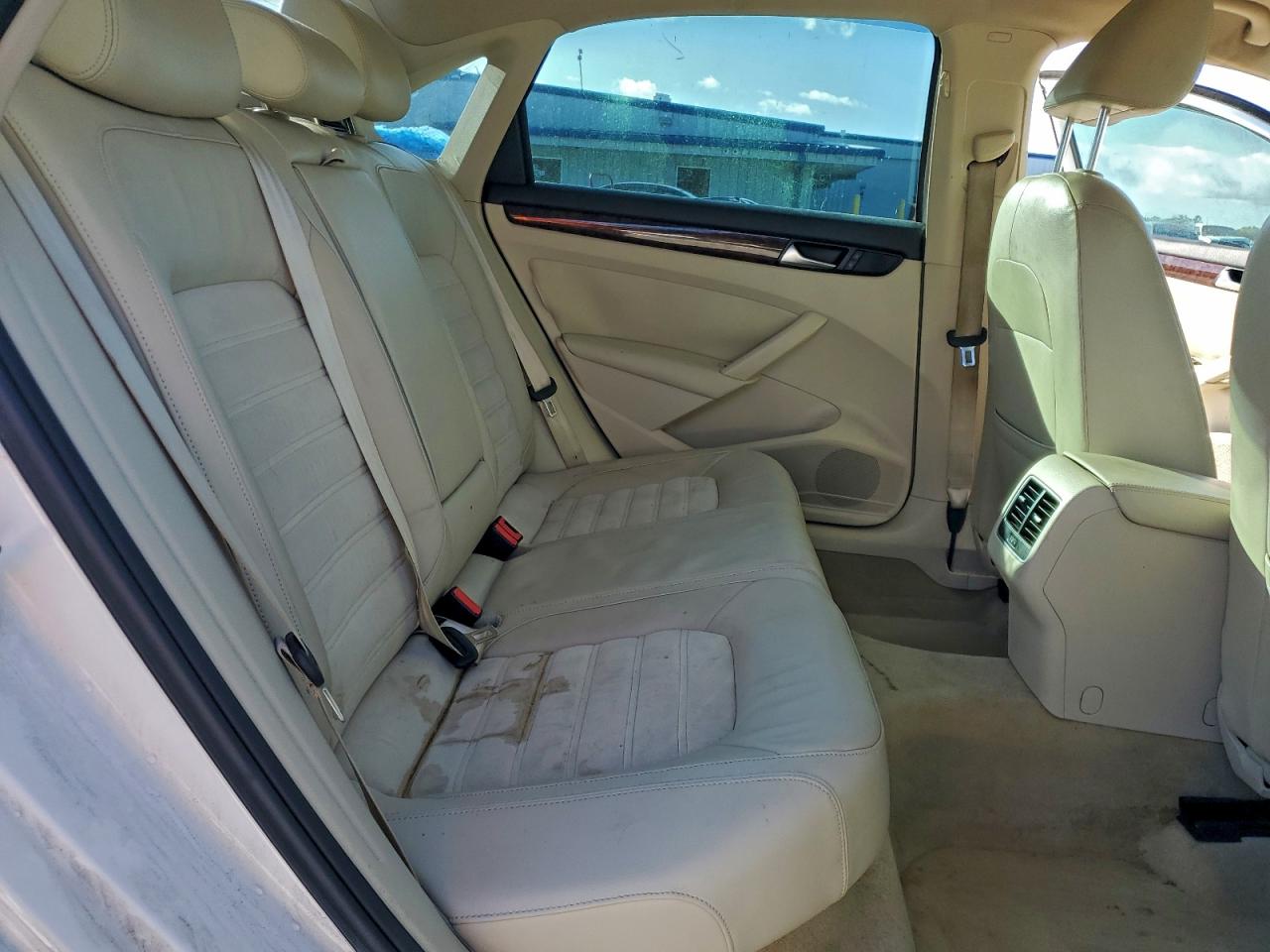 2013 Volkswagen Passat Sel VIN: 1VWCN7A32DC148488 Lot: 95682665