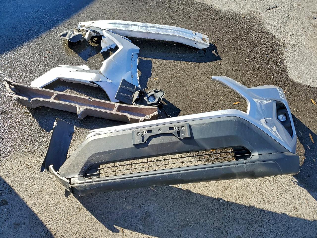 2023 Toyota Rav4 Xle Premium VIN: 2T3A1RFV1PC354092 Lot: 94862355