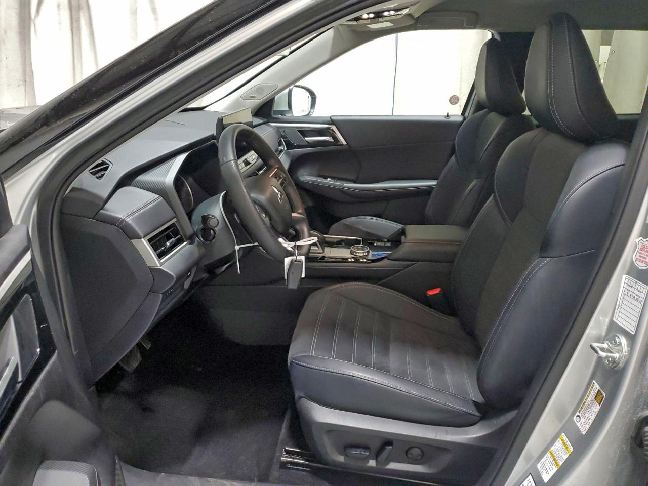 2025 Mitsubishi Outlander Se VIN: JA4J4VA86SZ016898 Lot: 94758975