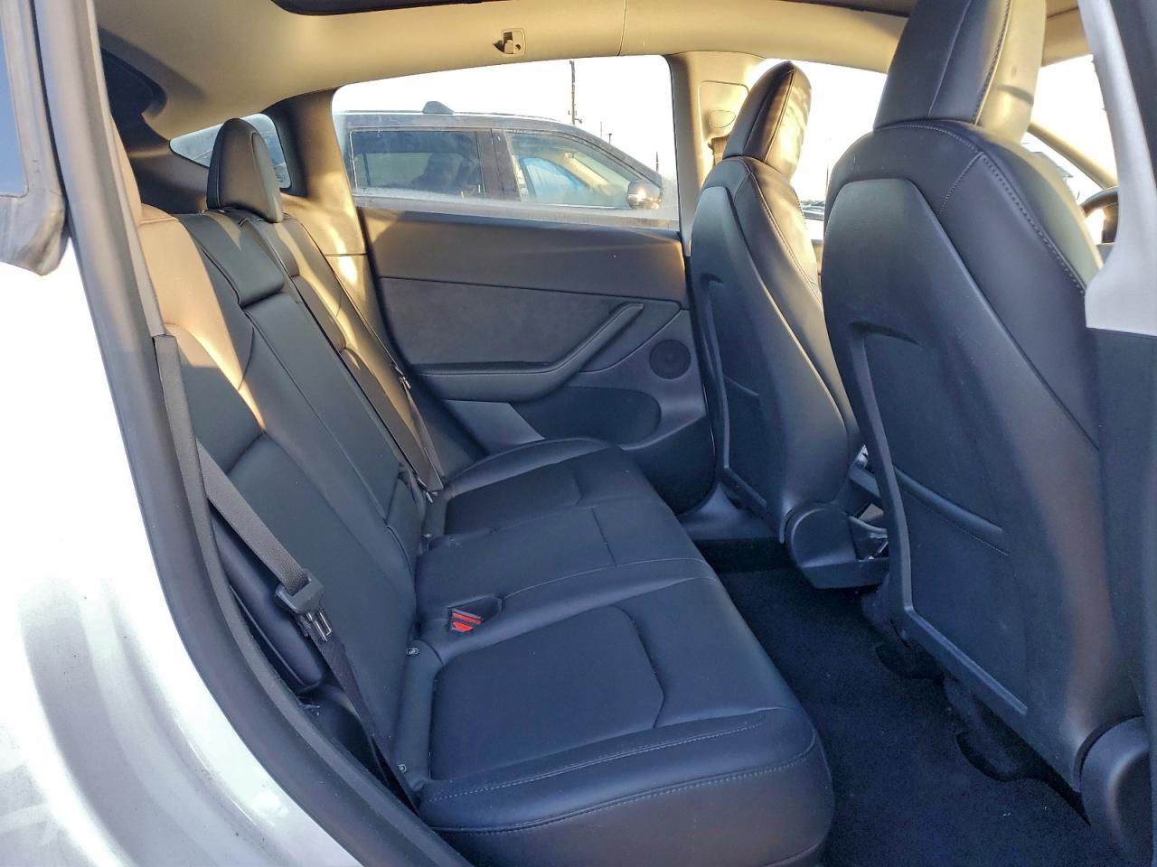 2022 Tesla Model Y VIN: 7SAYGDEF9NF465682 Lot: 96614035